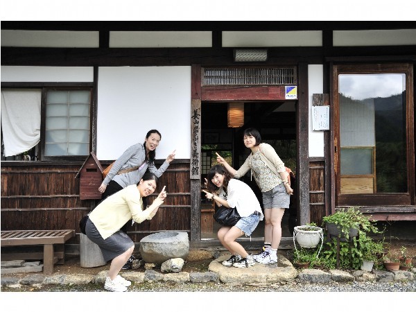美山かやぶき美術館（本館より徒歩３分）