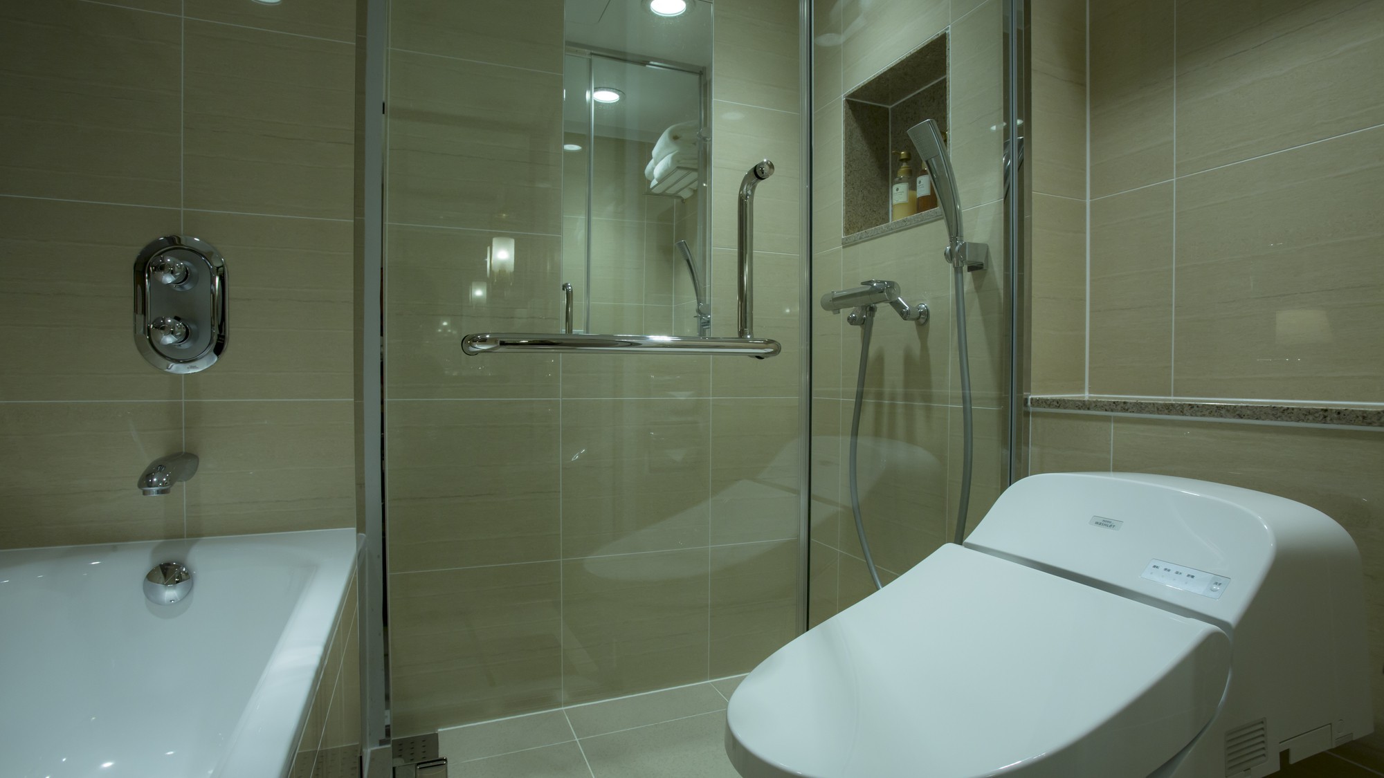 グランコンフォートスーペリアバスイメージ