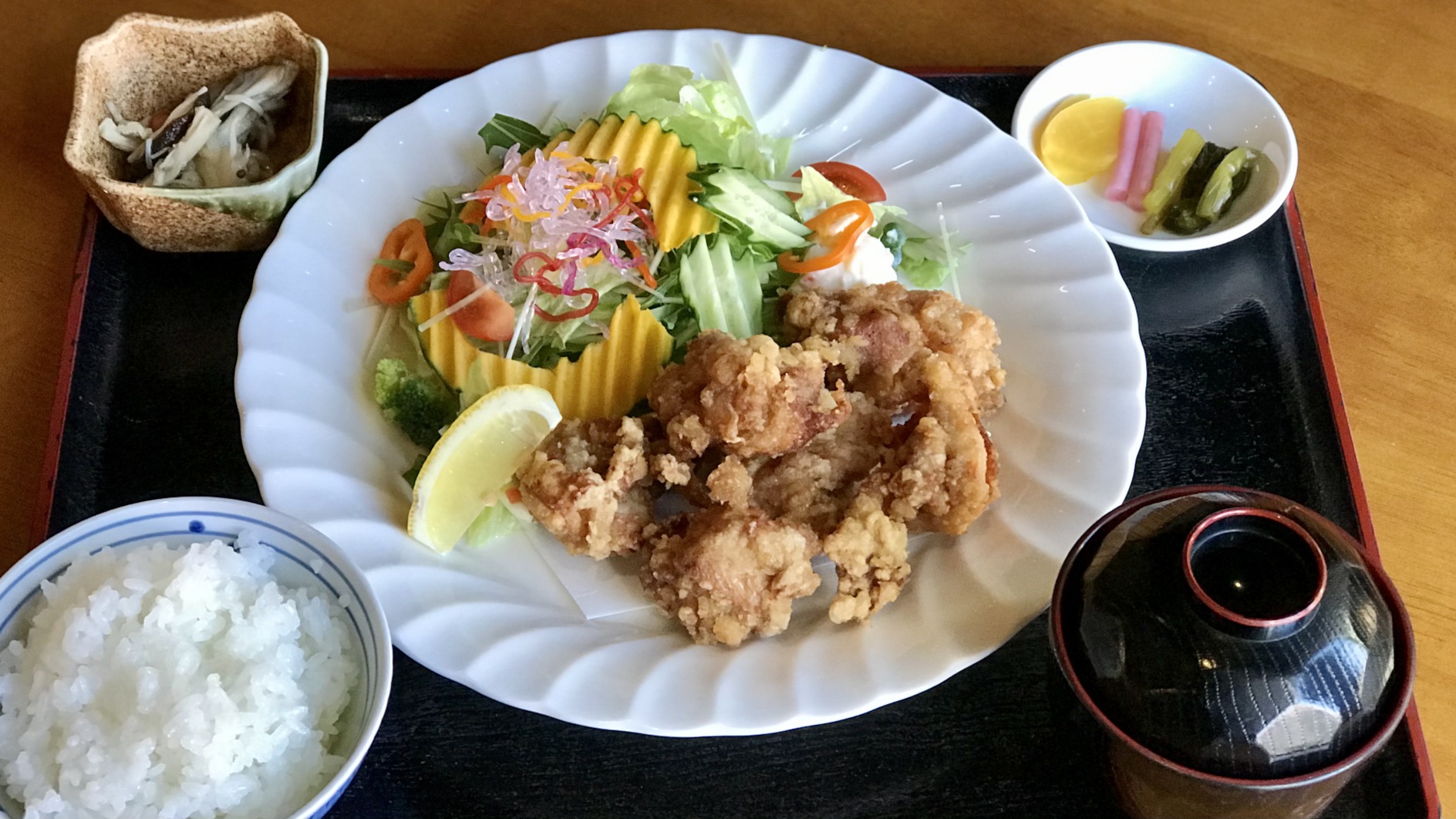 鶏のから揚げ定食