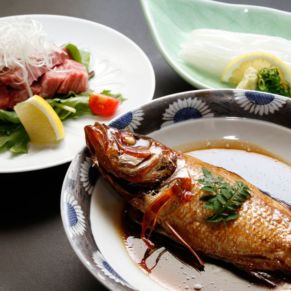 高級魚のどぐろの煮付けをこころゆくまでお部屋食でご賞味ください