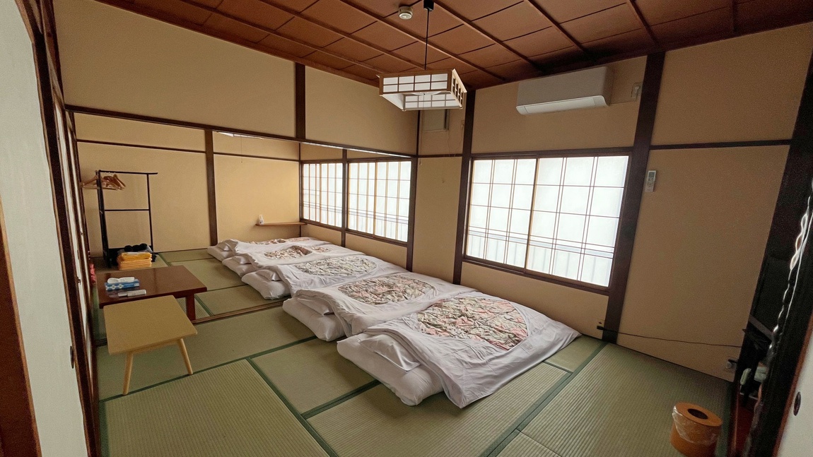 *和室16畳／ご家族連れでもゆったりくつろいでいただける和室の一間です。