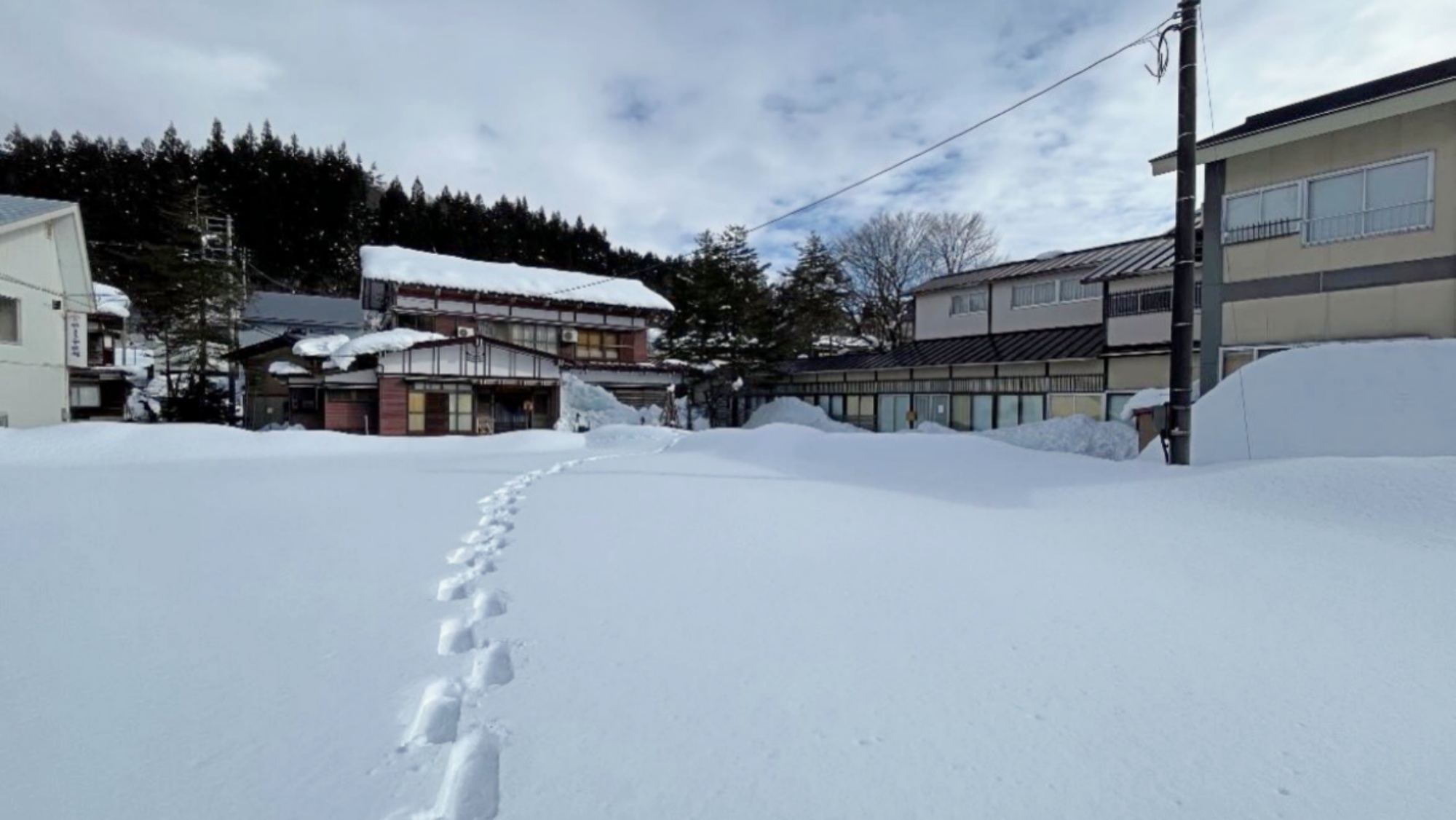*宿周辺（冬の景色）／雪景色が一面に広がります。