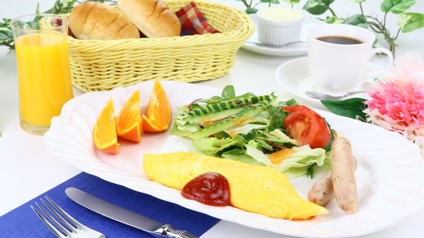 朝食季節によって出てくるお料理が変わります。夏の暑い時期は栄養満点のオレンジジュースが朝食に