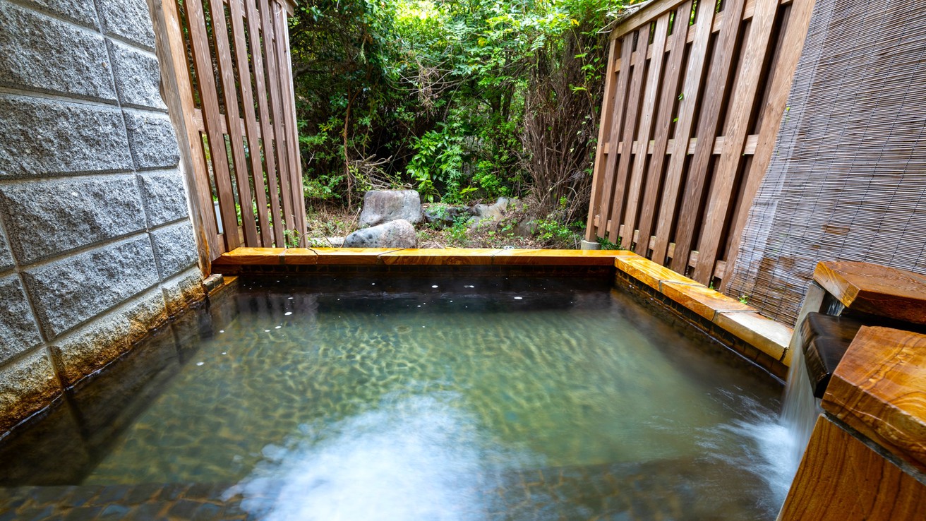 【貸切露天風呂】「ききょう」のご利用はフロントへお申し付けください。50分/1，650円