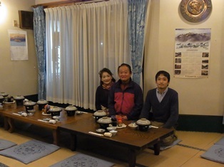 館内の食堂にて