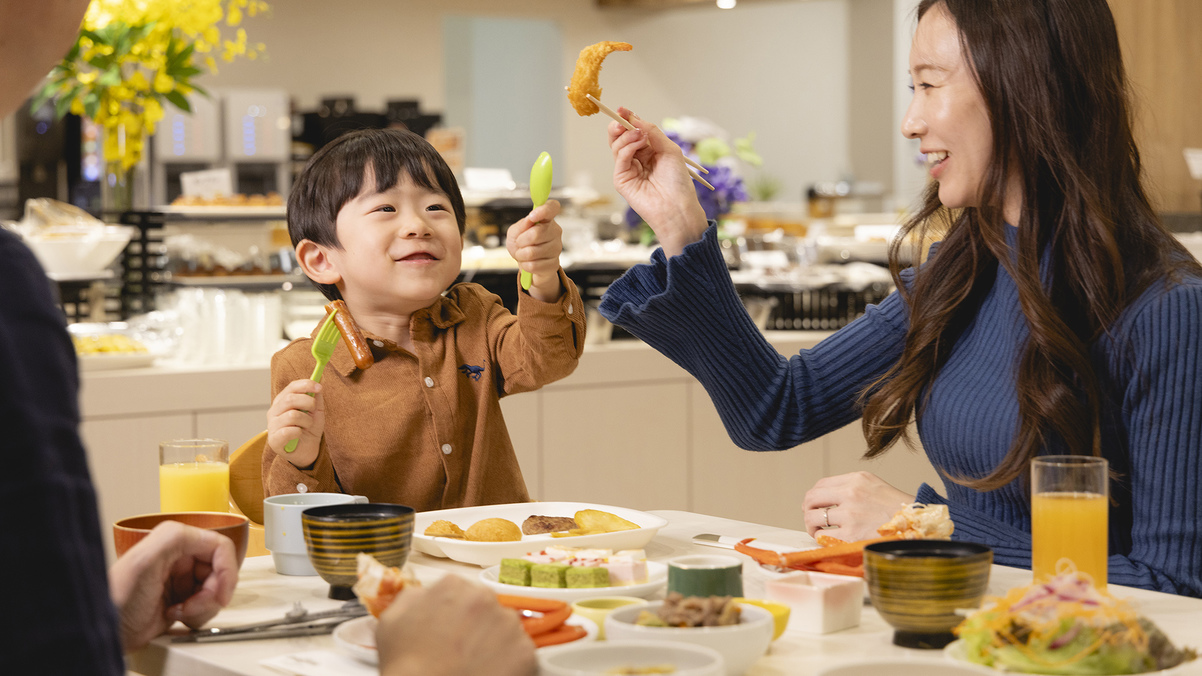 【夕食ビュッフェ】お子様も大満足！蟹や牛ステーキなどお腹いっぱい笑顔もはじけます