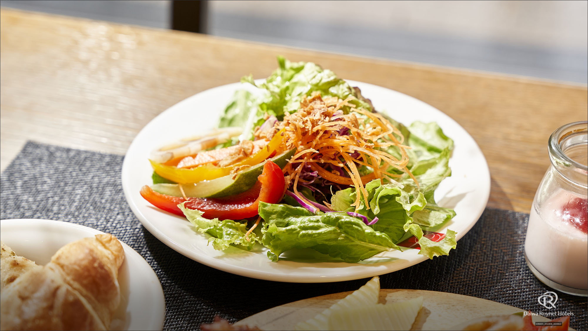 朝食ビュッフェ盛り付けイメージ（※一部メニューは日替わりで提供しております）