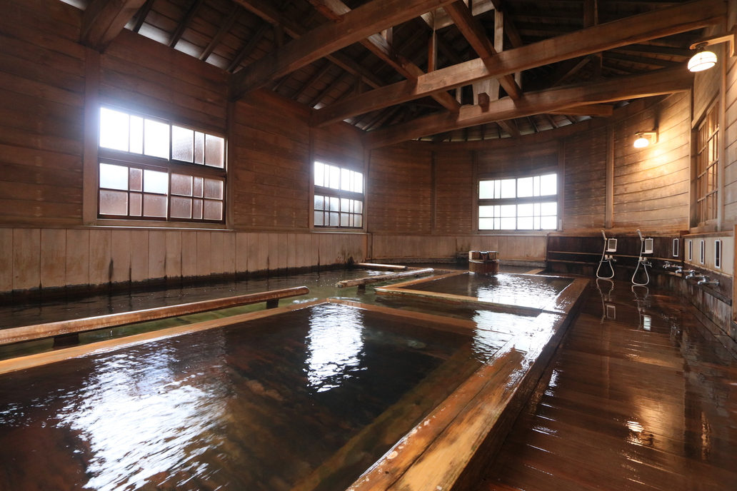 女性専用大浴場 万葉の湯も木造の女湯としては国内最大です。