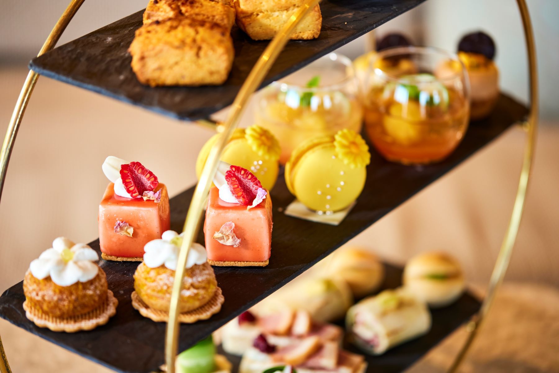 ロビーラウンジ & バーアフタヌーンティー