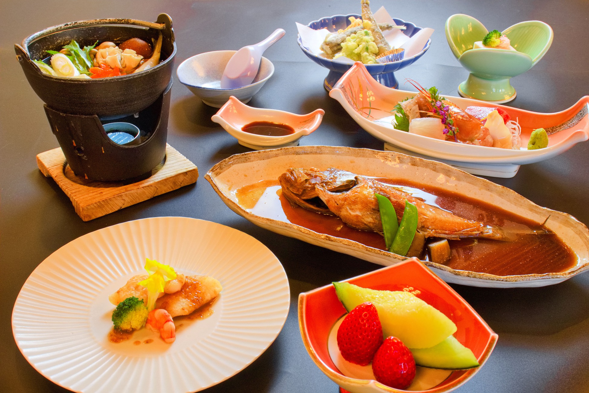 【料理一例】旬の食材を使用した自慢のお食事です。