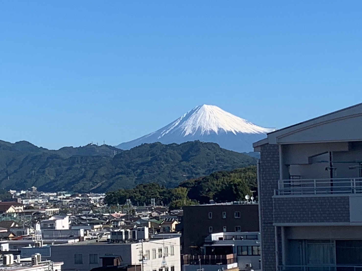 ホテルから見える富士山日本の象徴天気が良ければ当ホテルからも見えます