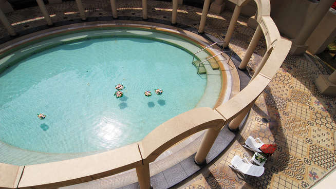 別館アネックス地下１階にある、季節営業のアミューズメントスパ『エデン』