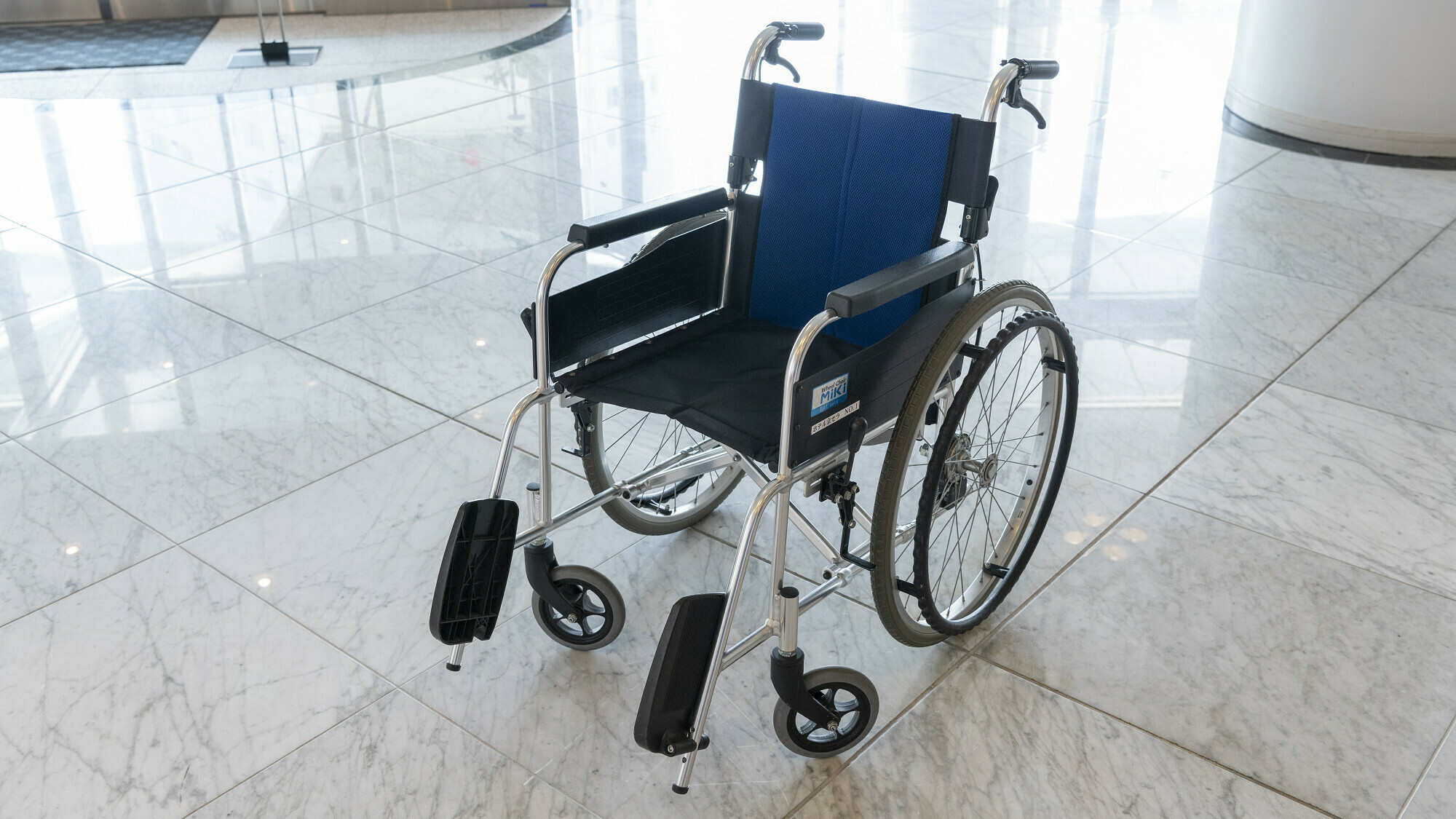 【貸出用】車イスの貸し出しを承れます。数に限りが御座いますので事前のご予約をお願い致します。