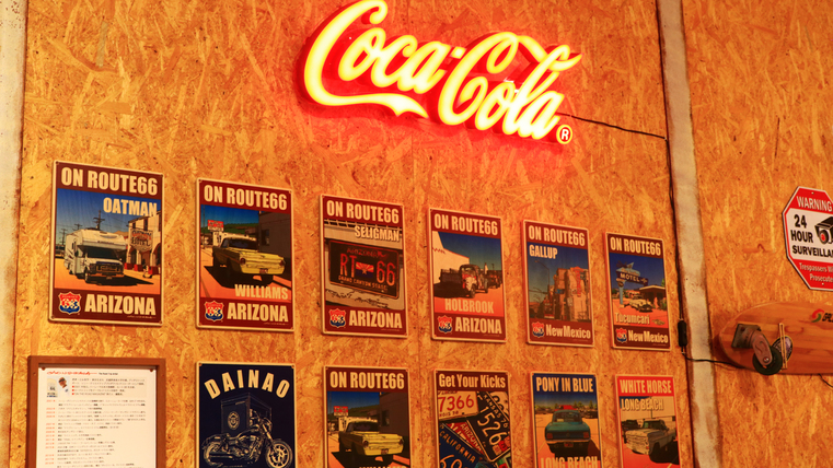 ガレージRoute66とCoca-Cola