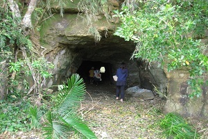 トンネルの向こうに、