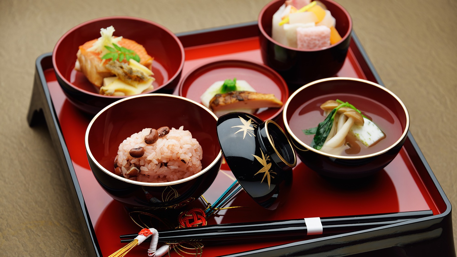 【お子様メニュー】お食い初め膳：5，000円（消費税別）※宿泊日5日前までに要予約