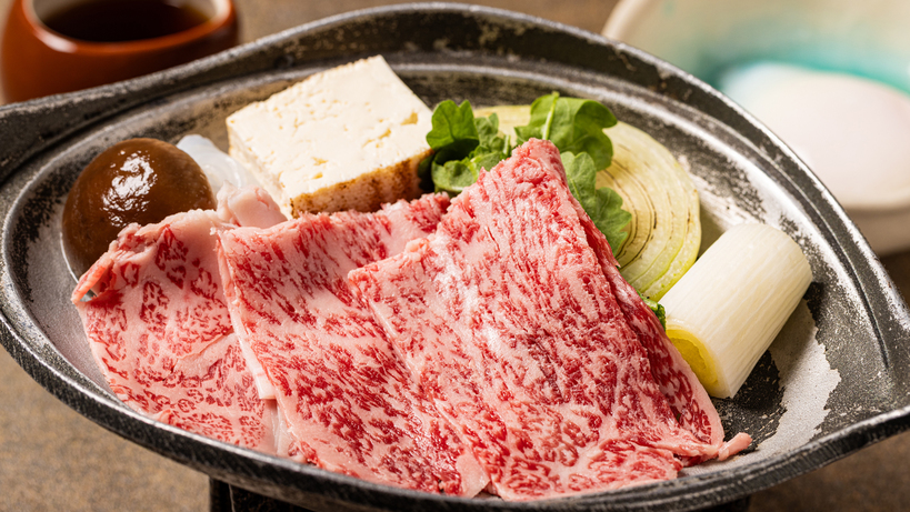 2025年12月〜2026年1月のメインチョイス：遠州夢咲牛のすき焼き長葱白滝焼き豆富サラダ