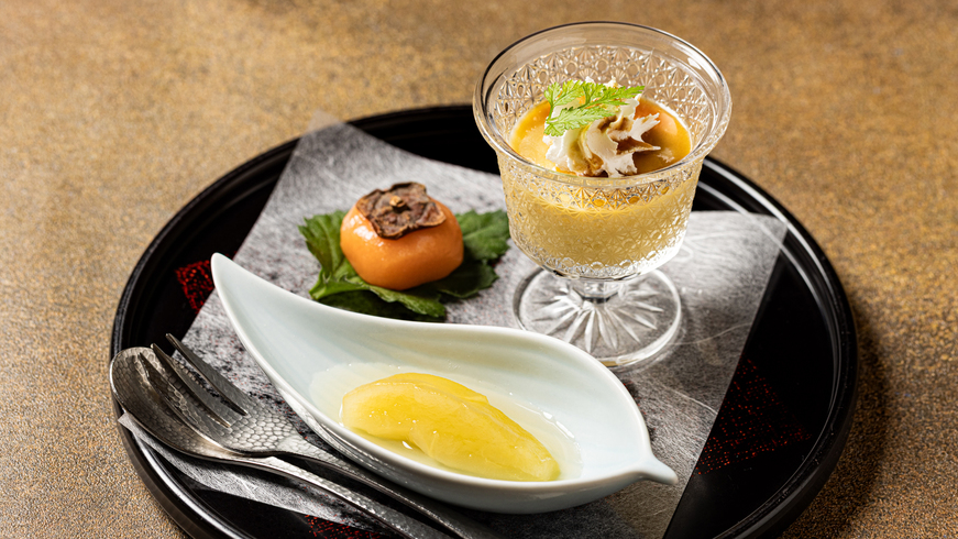 2025年10〜11月のデザート：三島甘藷の焼きいもムース洋梨の和風コンポート柿餅