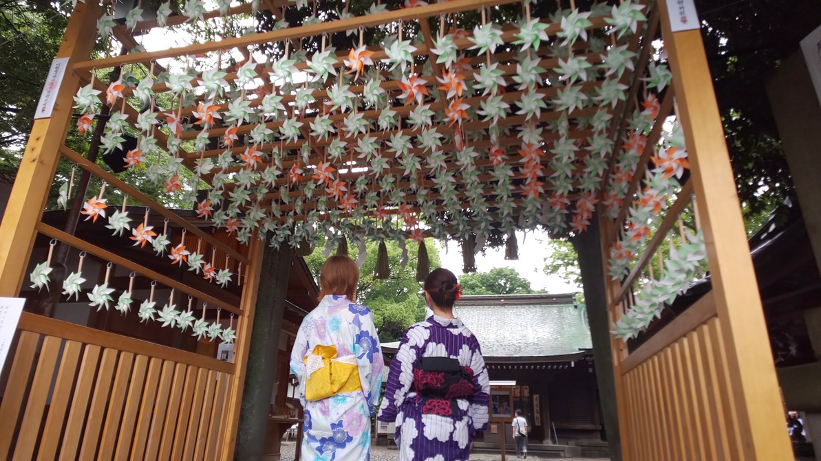 【川越氷川神社】6月限定、風車が設定されます。