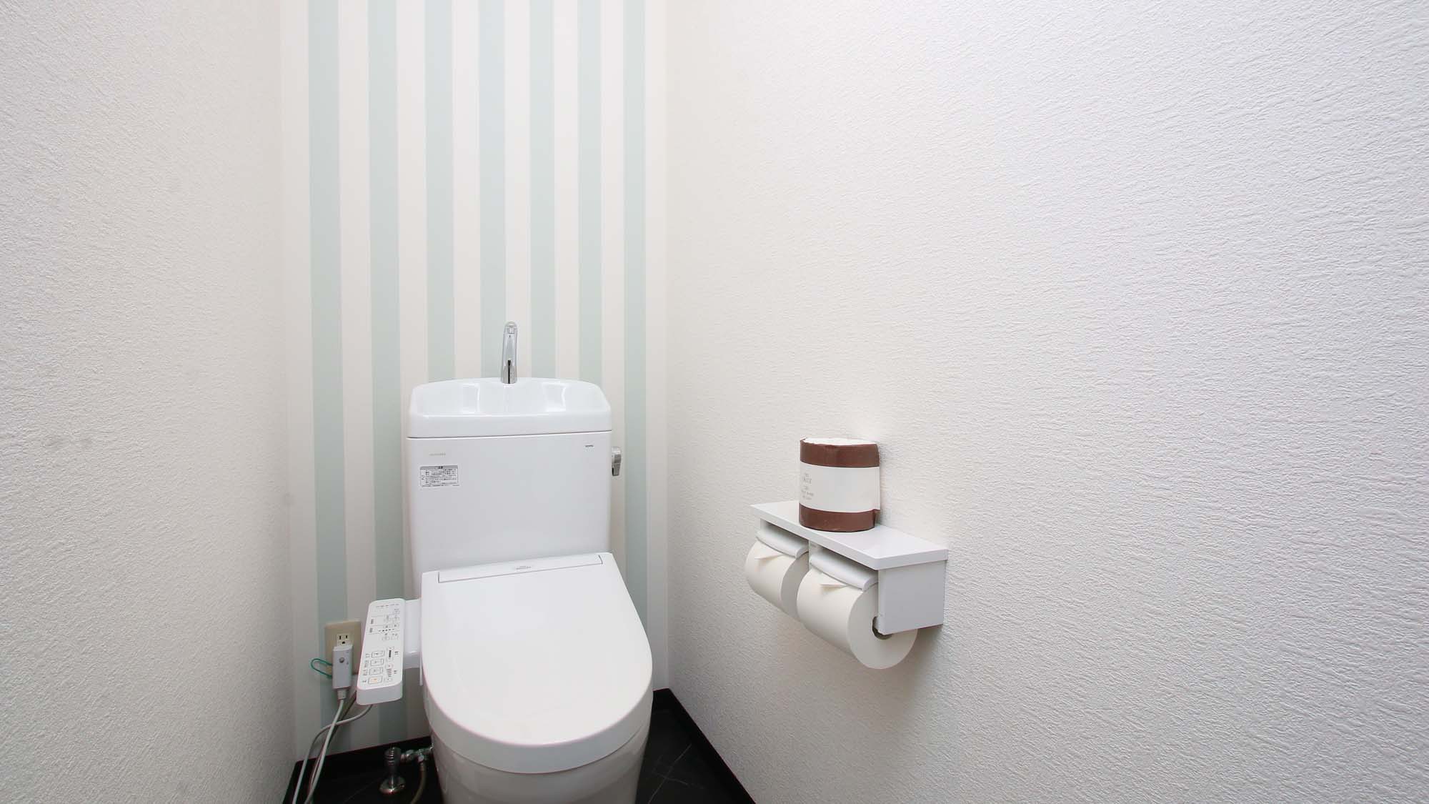 【洋室8畳】トイレ・洗面台付