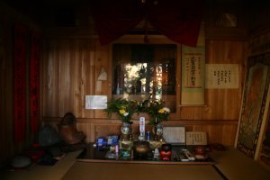 硯水不動堂の内部