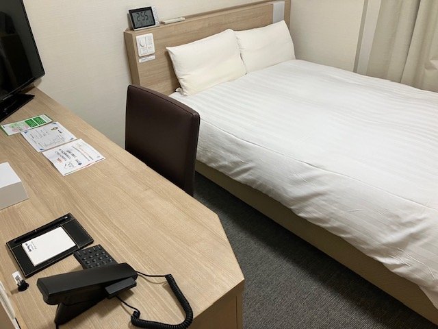 セミダブルルーム(12.83平米)120㎝×;195㎝×;1台