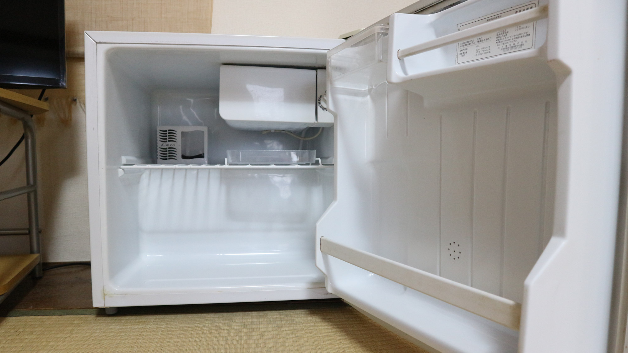 *【冷蔵庫】全室冷蔵庫は完備しております。ご自由にご利用ください。