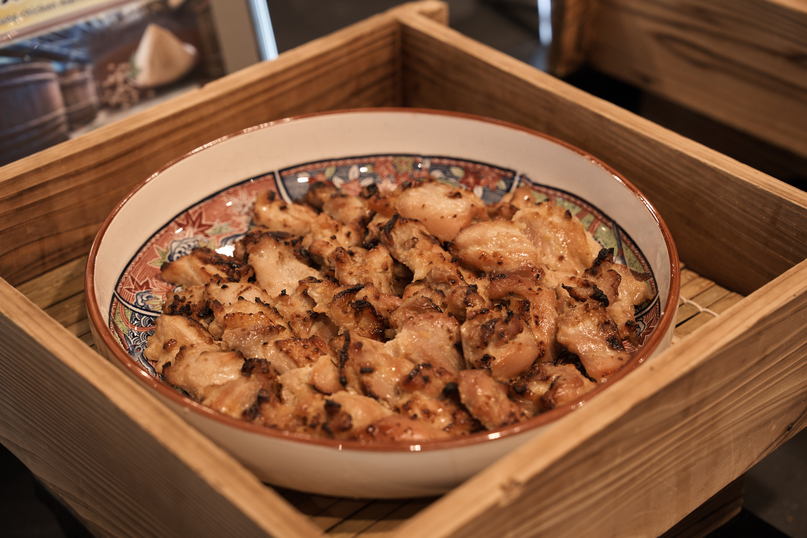 朝食若鶏の西京味噌付け焼き