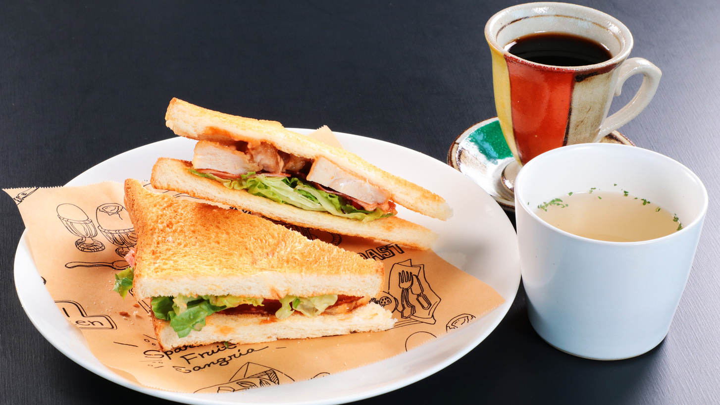 朝食ご希望の方にはサンドイッチへ変更も可能です