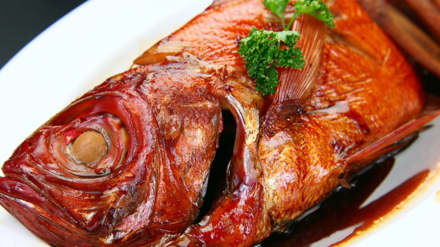 じゅわっとキンメの美味しさ溢れる聖火自慢の金目鯛の煮付け！