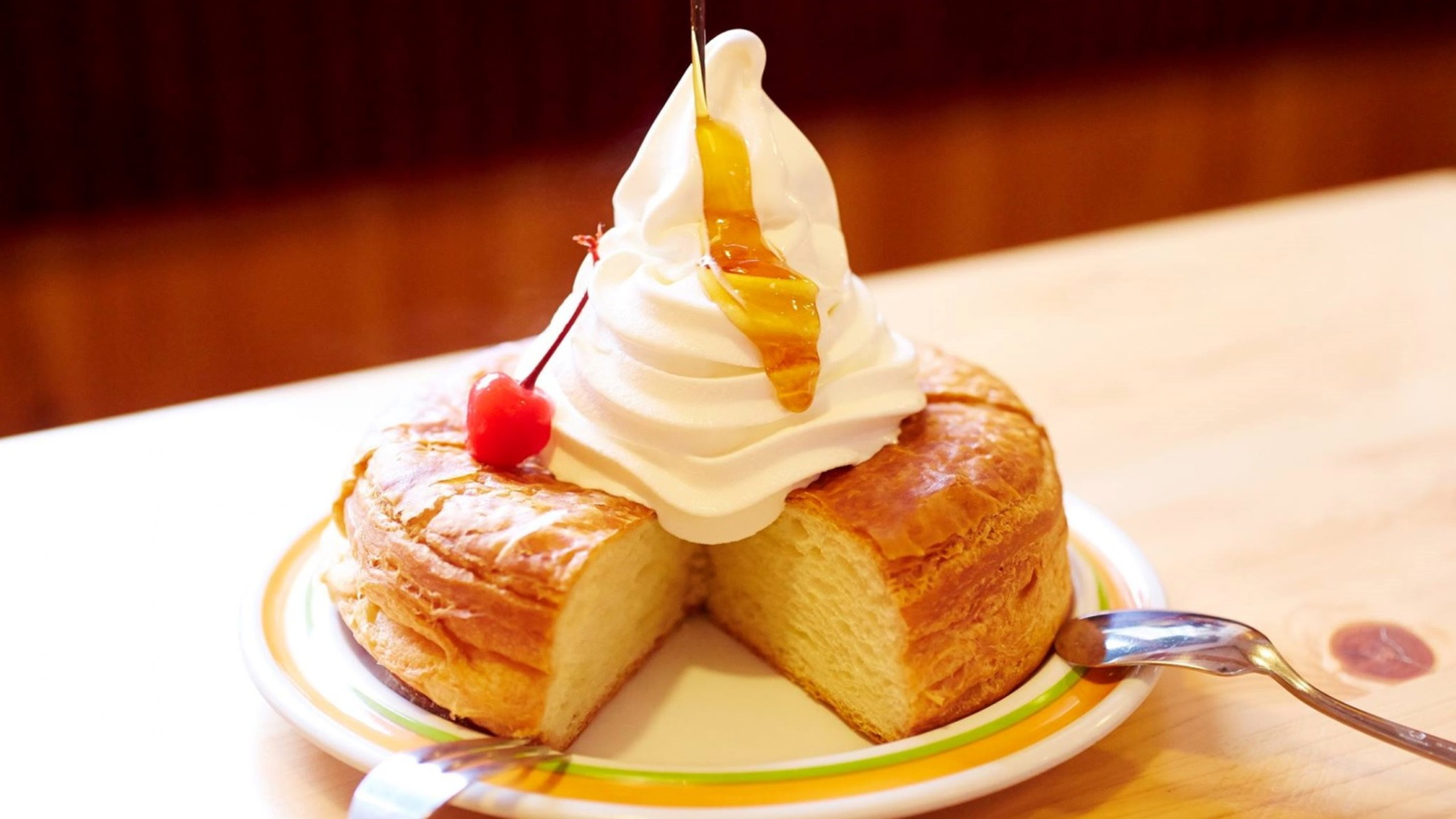 【コメダ珈琲店】定番の「シロノワール」