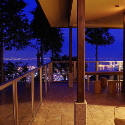 山椿（やまつばき）