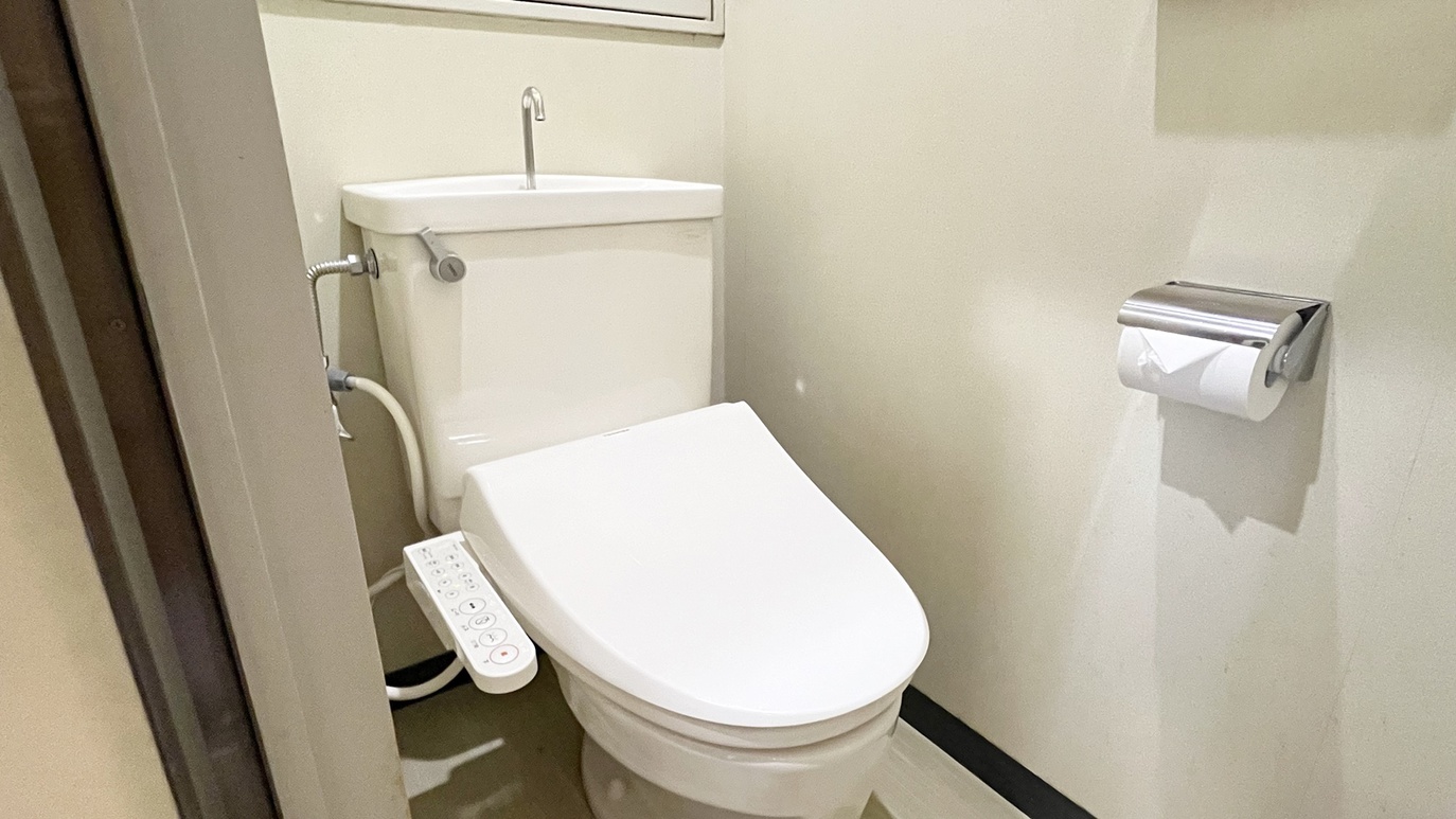 *【客室一例】洗面台・トイレ付の客室タイプは使い勝手がよくご好評いただいております