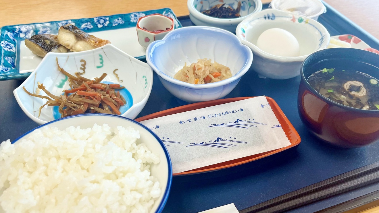 *【ご朝食】美味しい農家直送のコシヒカリとお味噌汁はおかわり自由です！