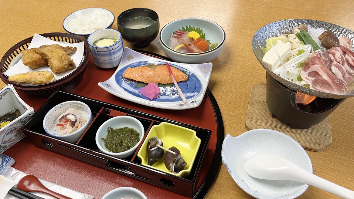 *【ご夕食】日本海の海の幸を堪能、ほっと心落ち着く和食膳をお楽しみください