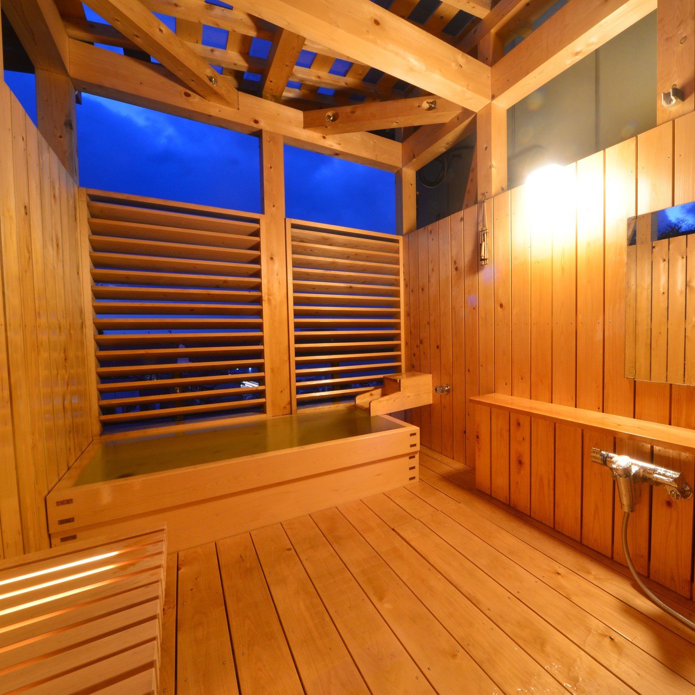 Mikaku no Oyado Yamadaya Mikaku no Oyado Yamadaya is conveniently located in the popular Tottori area. The property offers a high standard of service and amenities to suit the individual needs of all travelers. Service-minded