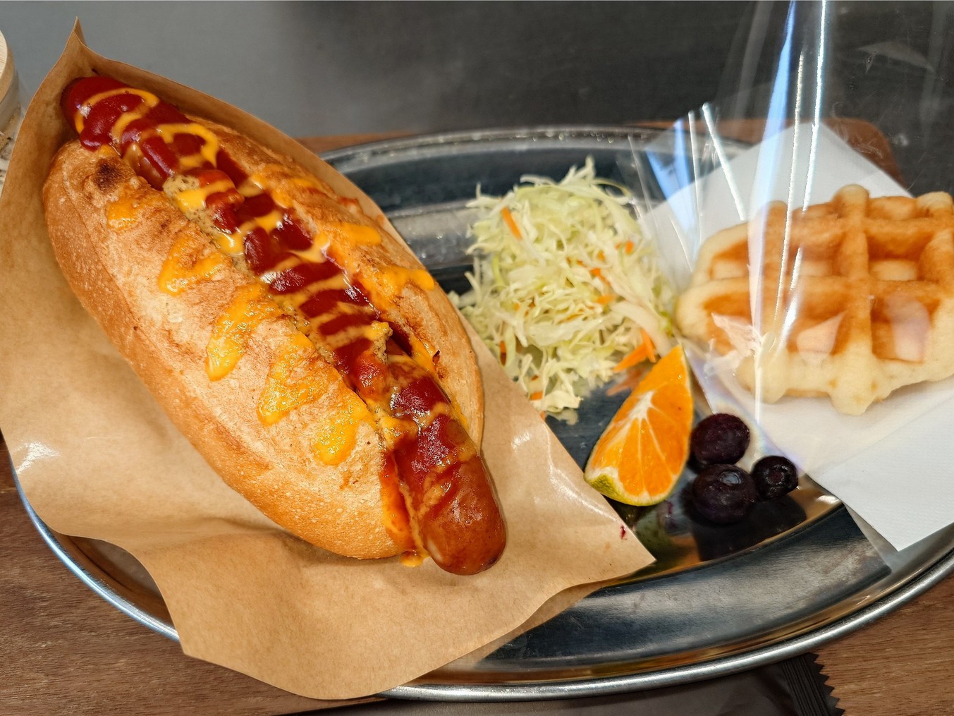日替わり、洋食美味しいバッケットホットドッグ