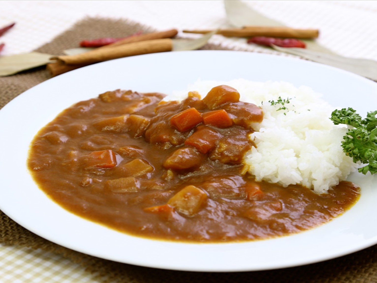 ハッピーディナーカレー（パックでご用意します）