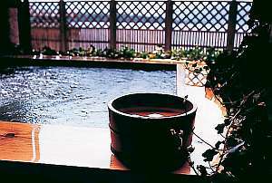 遠く天橋立を臨みながら浸かるのが至福のとき