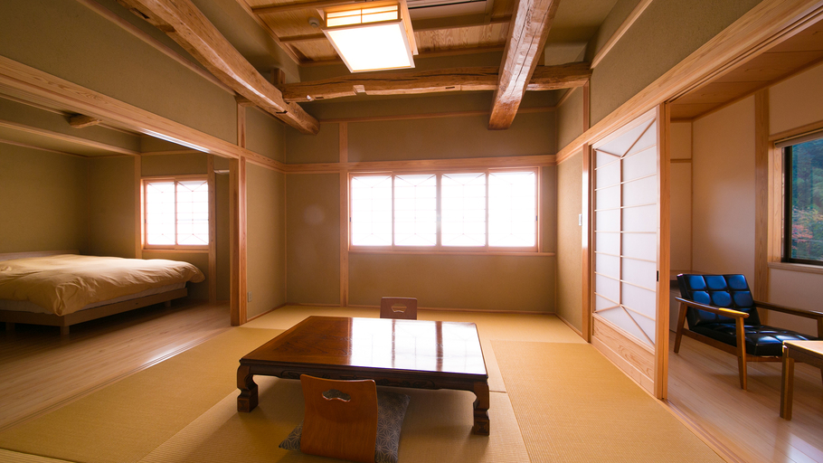 和洋室飛鳥心地の良い静かな空間で過ごす。