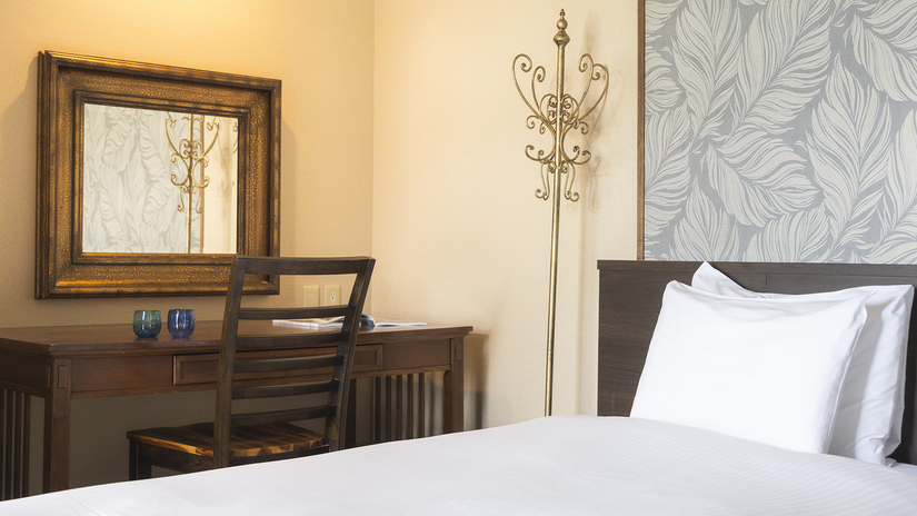 【スタンダード・ツイン】住むような心地よさ。異なるデザインのツインルームで特別な一日を（206）