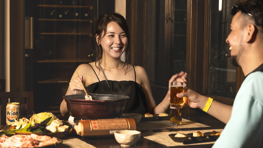 プライベートリゾートのような雰囲気が漂う空間で、優雅で美味しいひとときを——。