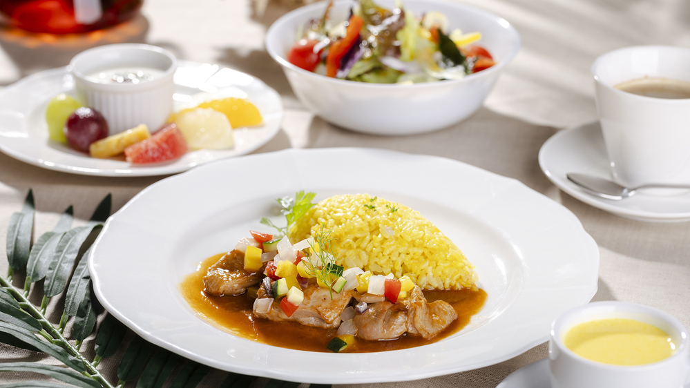 【朝食】 メインは嬉しい日替わり。沖縄らしさを添えたコンチネンタル料理と共にお召し上がりください。