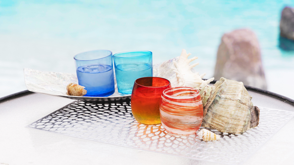 澄みわたる青い海と、やさしい海風。まるで海外に来たかのような非日常のプライベートリゾートを。