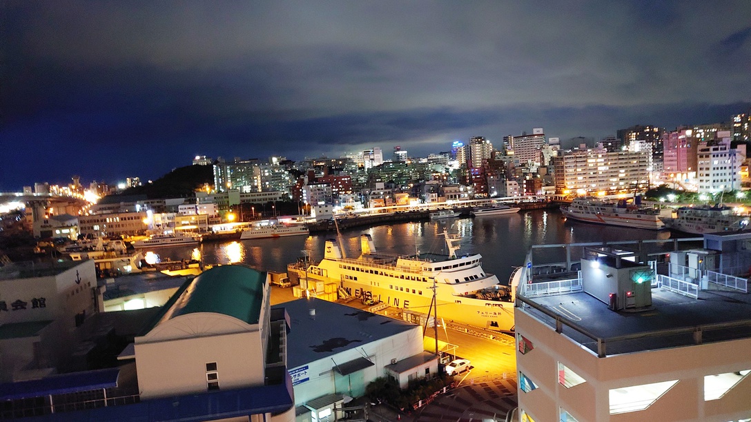 泊港（とまりん）夜