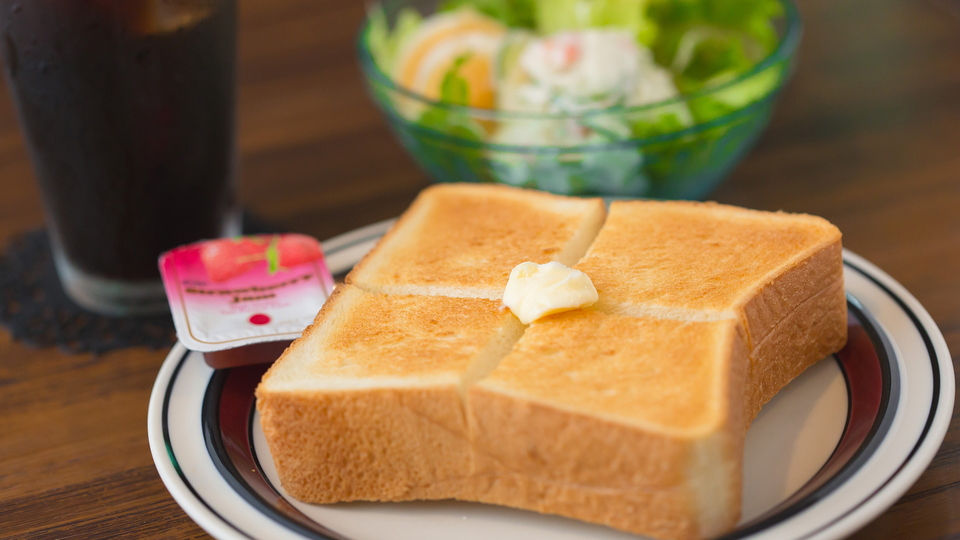 朝食一例トースト（サラダ付）