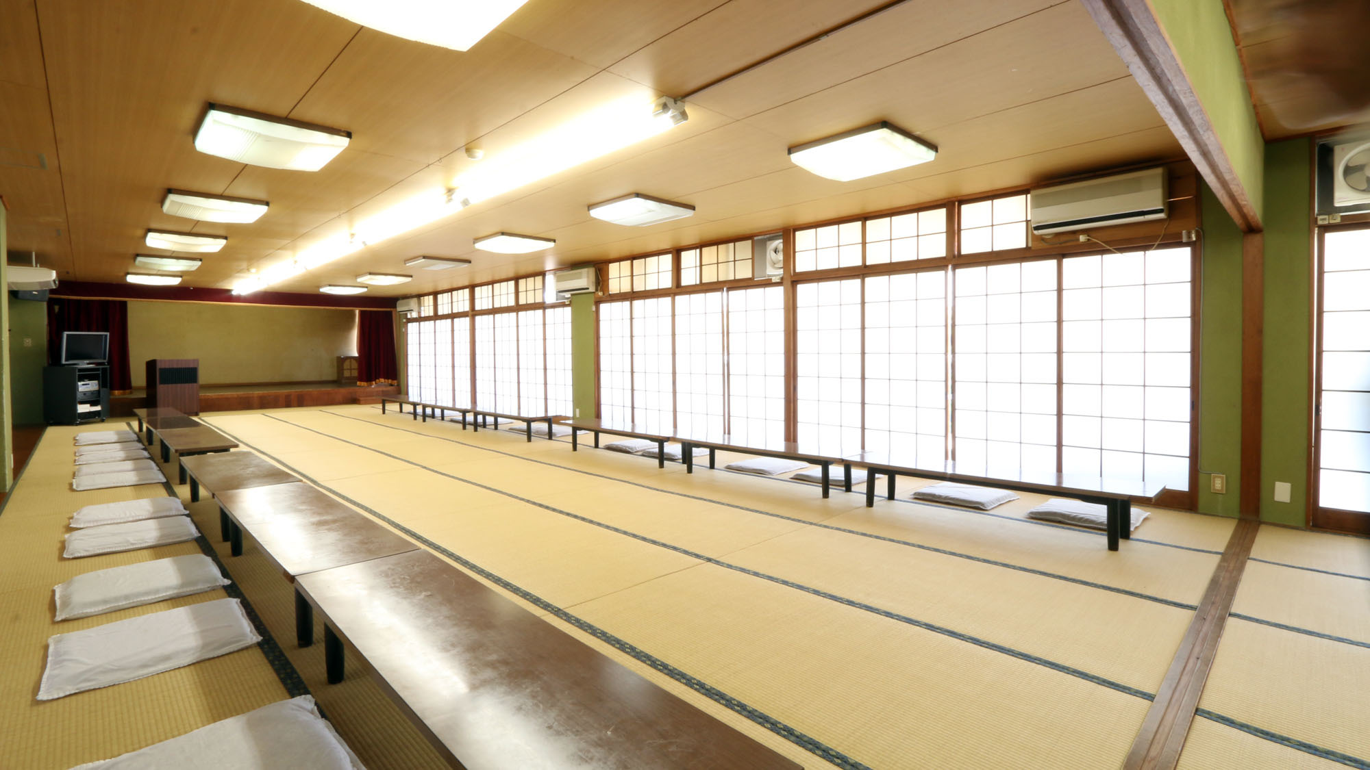 広間