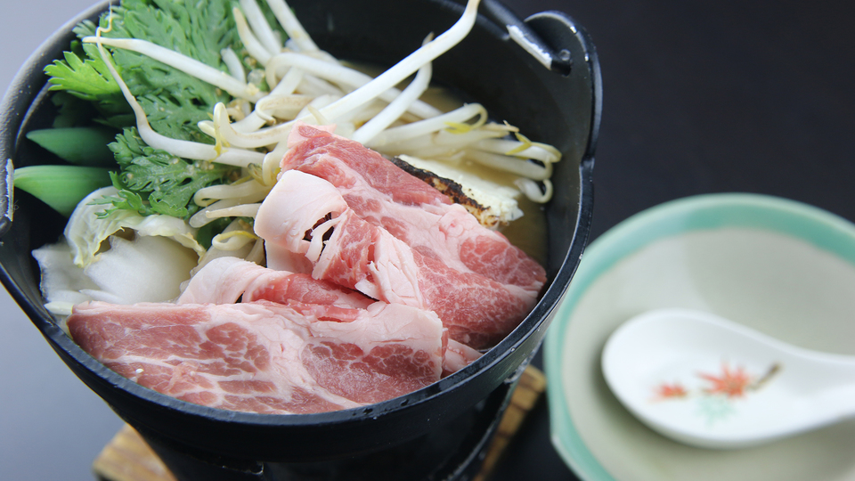【夕食】冬限定_味噌だれで煮込む、すきやき風「ゆばた鍋」