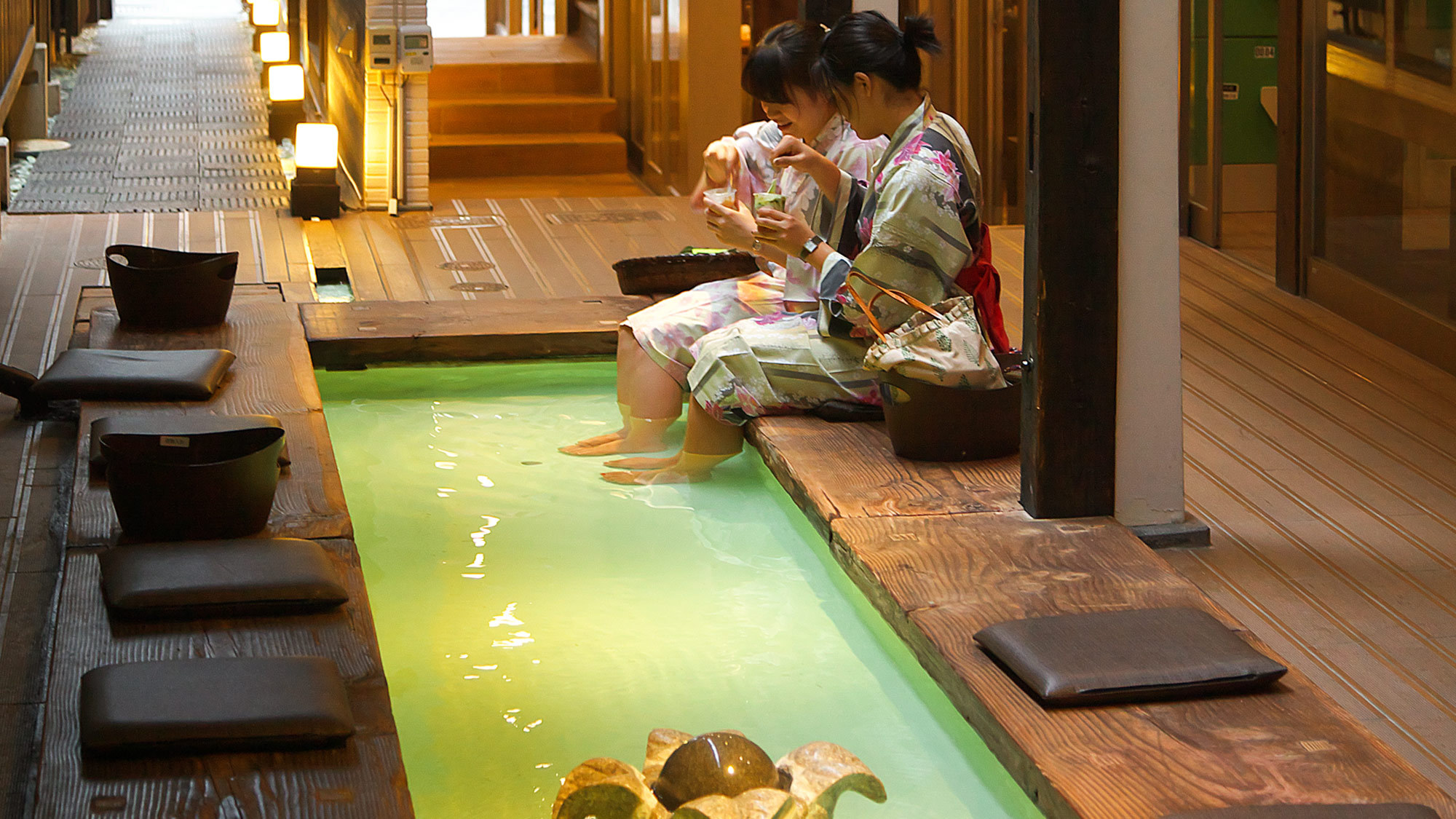 Kusatsu Onsen Yubatakesoan Ideally located in the Kusatsu area, Kusatsu Onsen Yubatakesoan promises a relaxing and wonderful visit. Both business travelers and tourists can enjoy the propertys facilities and services. Free Wi-