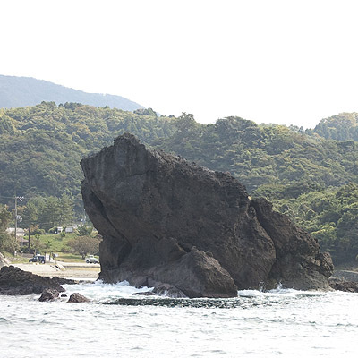「香住海岸のジオパーク」の一例（かえる島）